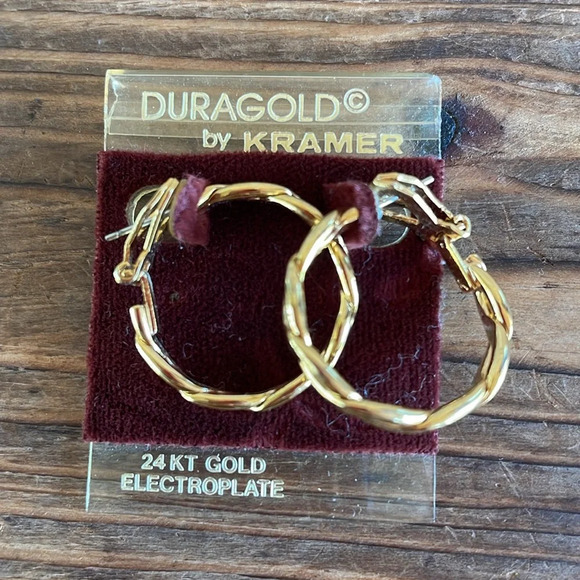 Earrings by Kramer - Picture 3 of 4